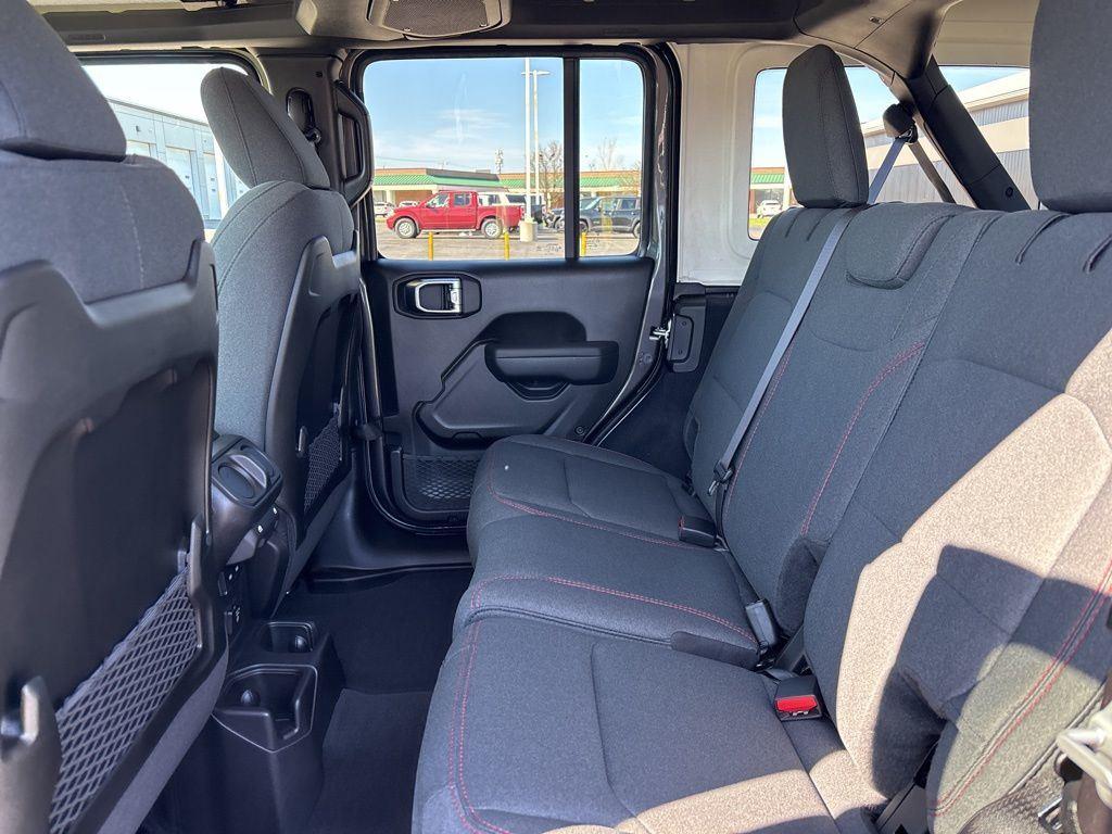 Used 2025 Granite Crystal Metallic Clear Jeep Rubicon image 33