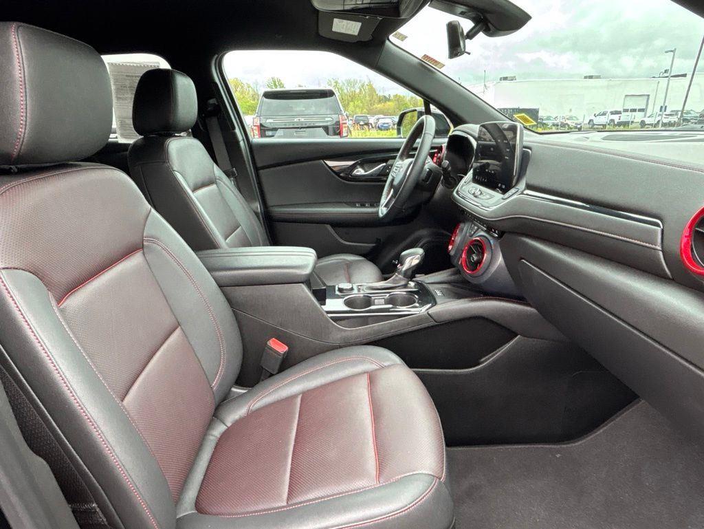 Used 2023 Black Chevrolet RS image 39