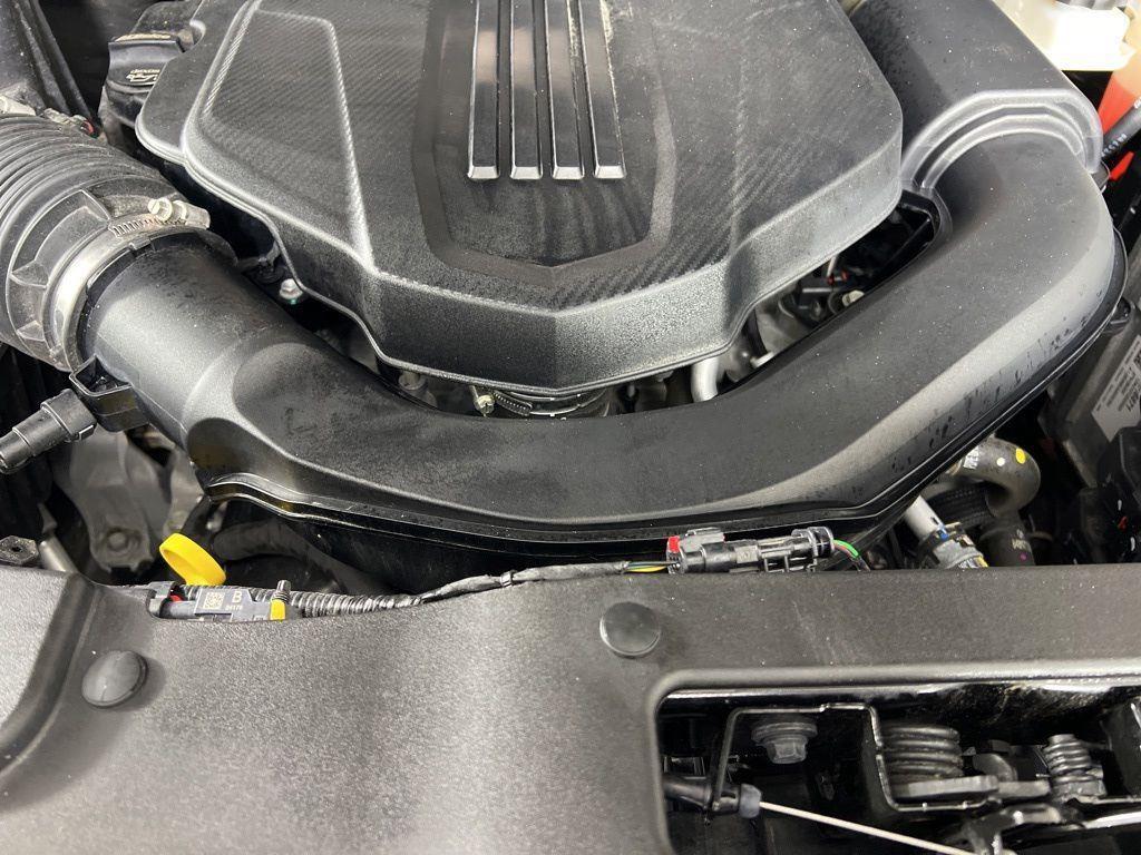 Used 2025 Black Metallic Chevrolet Z71 image 27