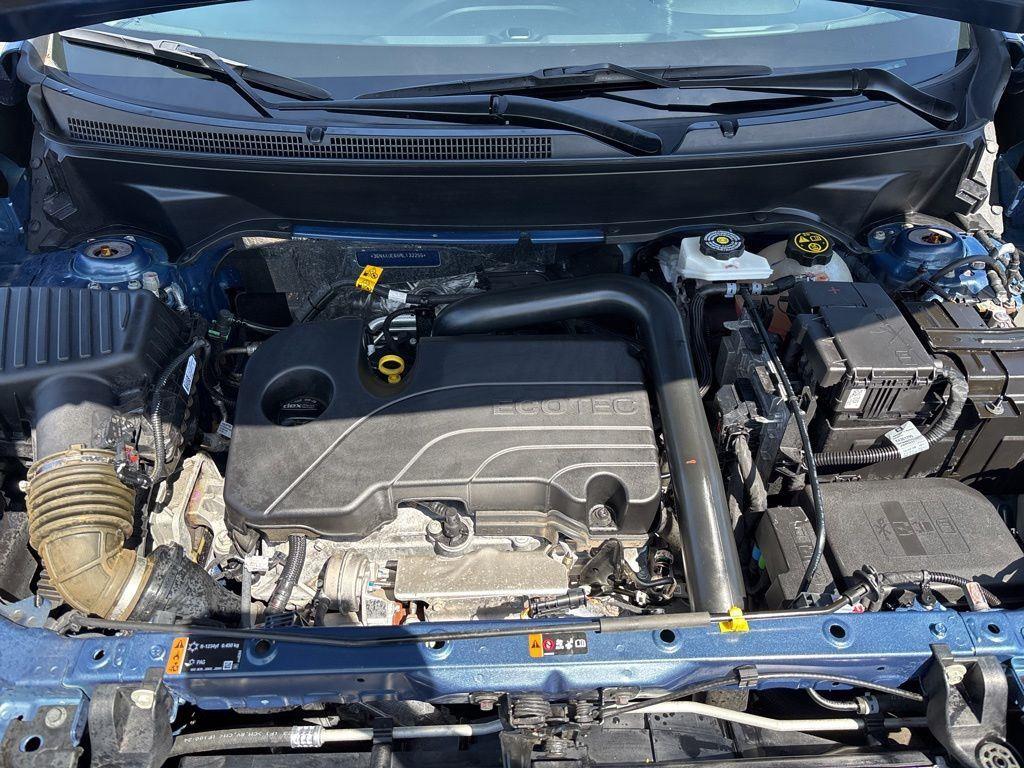 Used 2024 Lakeshore Blue Chevrolet LT image 10