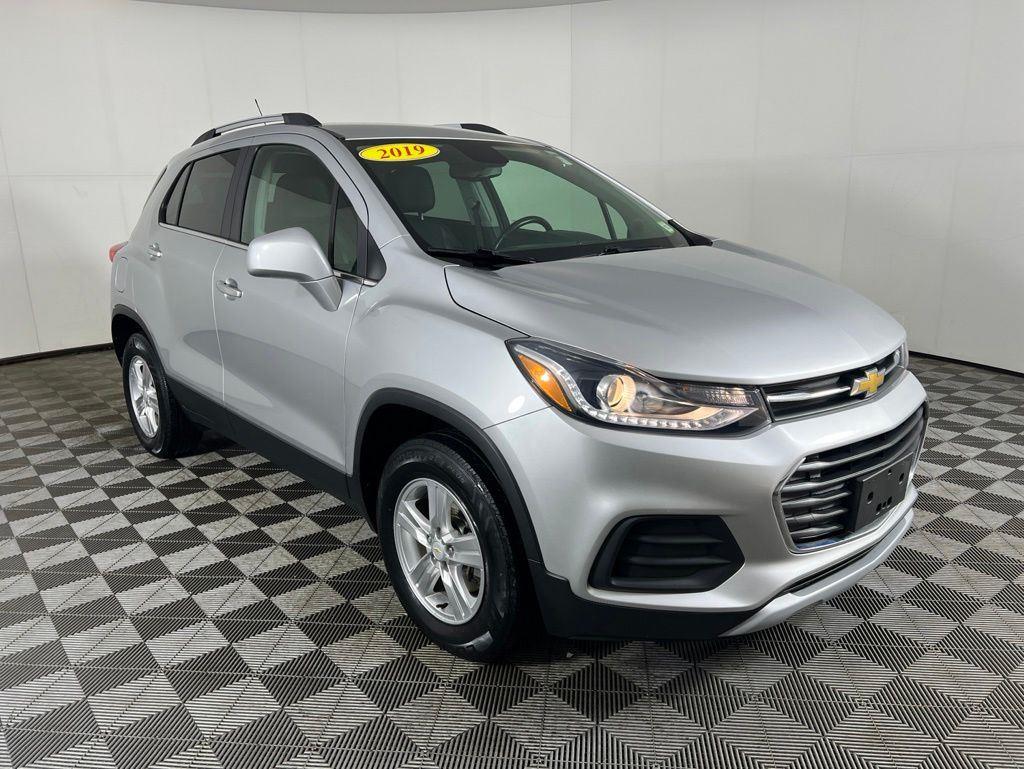 Used 2019 Silver Ice Metallic Chevrolet LT image 2