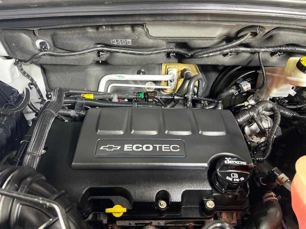 Used 2019 Silver Ice Metallic Chevrolet LT image 25