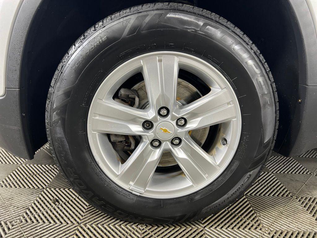 Used 2019 Silver Ice Metallic Chevrolet LT image 26