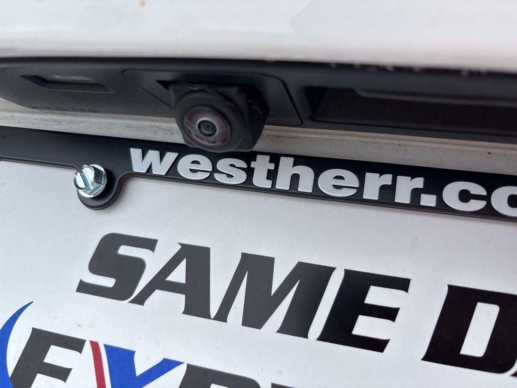Used 2024 Summit White Chevrolet 2RS image 32