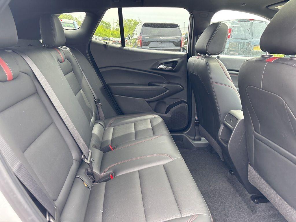 Used 2024 Summit White Chevrolet 2RS image 33