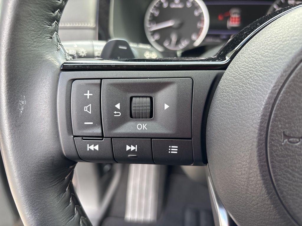 Used 2024 Super Black Nissan SL image 28