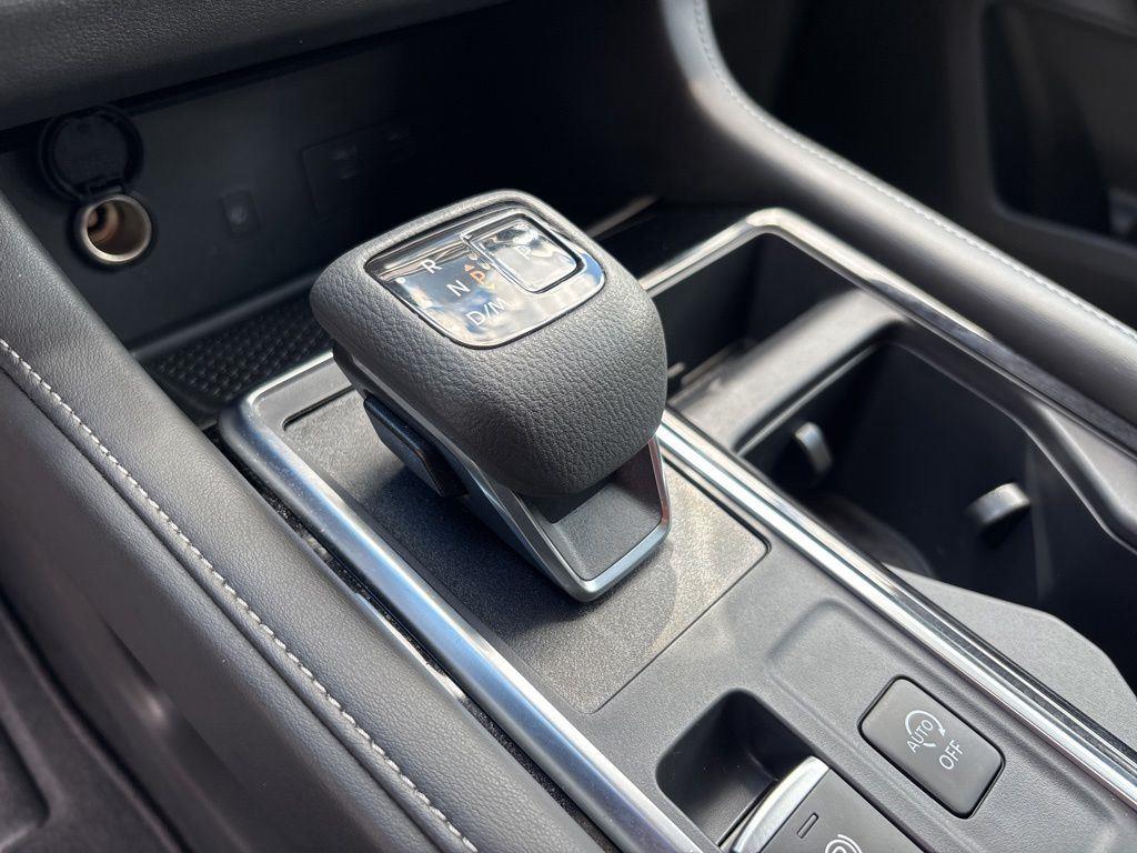 Used 2024 Super Black Nissan SL image 39