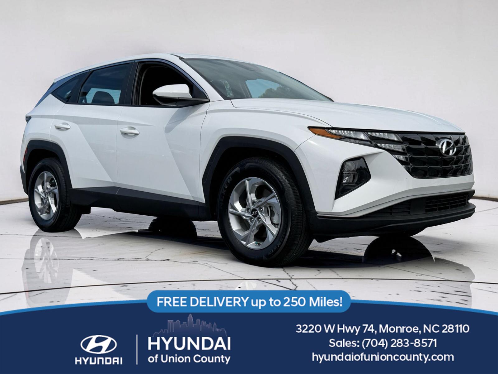 White Pearl 2024 Hyundai Tucson SE FWD SUV / Crossover Front-Wheel Drive Automatic