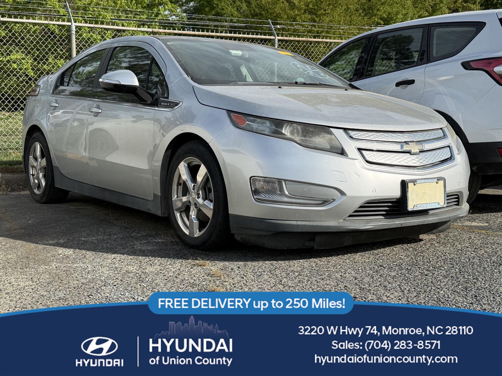Silver Ice Metallic 2011 Chevrolet Volt Premium FWD Hatchback Front-Wheel Drive Automatic