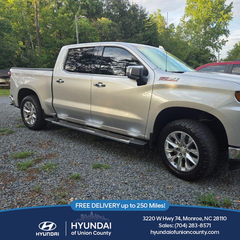 Silver Ice Metallic 2022 Chevrolet Silverado 1500 Pickup Truck Four-Wheel Drive 8-Speed Automatic