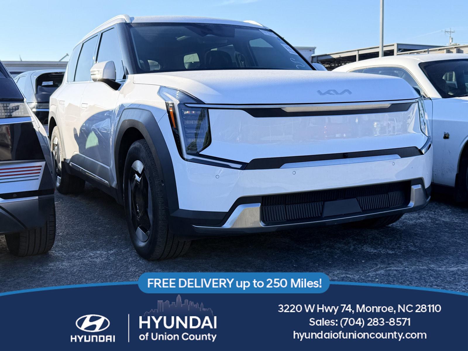 Glacial White Pearl 2026 Kia EV9 SUV / Crossover All-Wheel Drive 1-Speed Dual Clutch