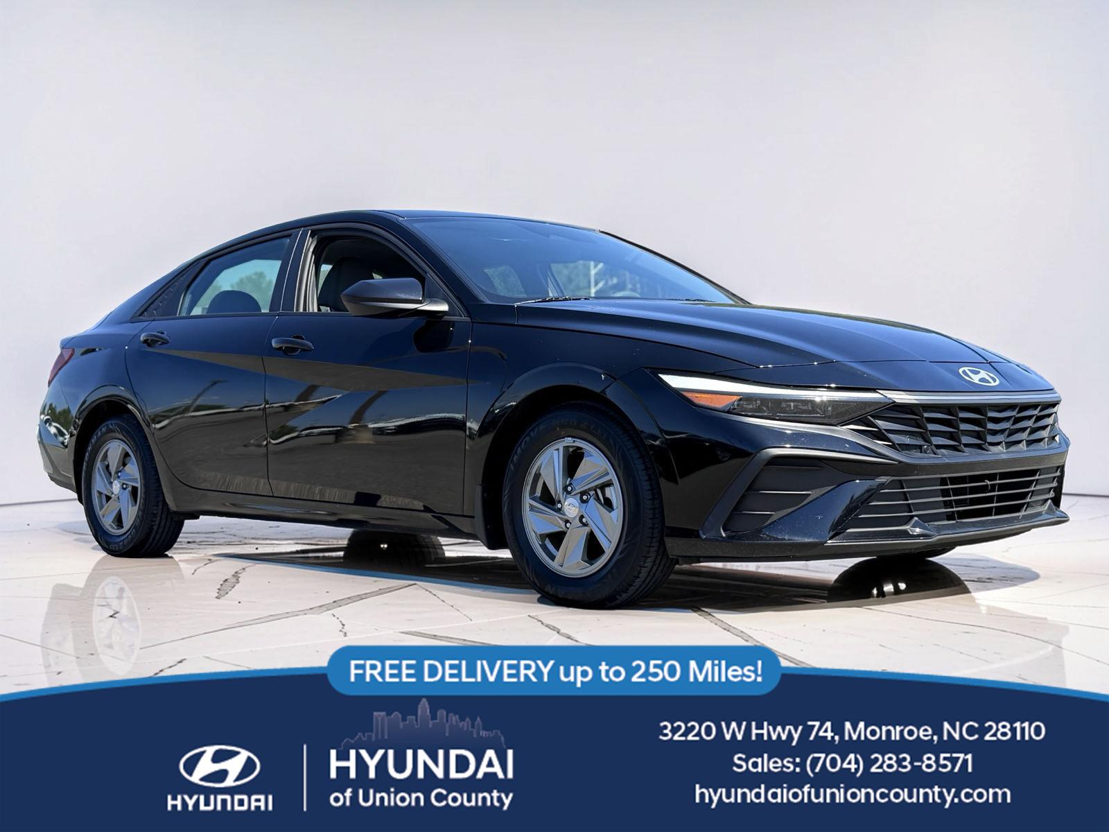 2024 Hyundai Elantra SE FWD