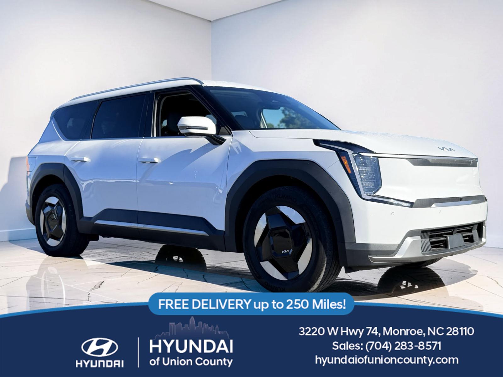 Glacial White Pearl 2026 Kia EV9 SUV / Crossover All-Wheel Drive Automatic
