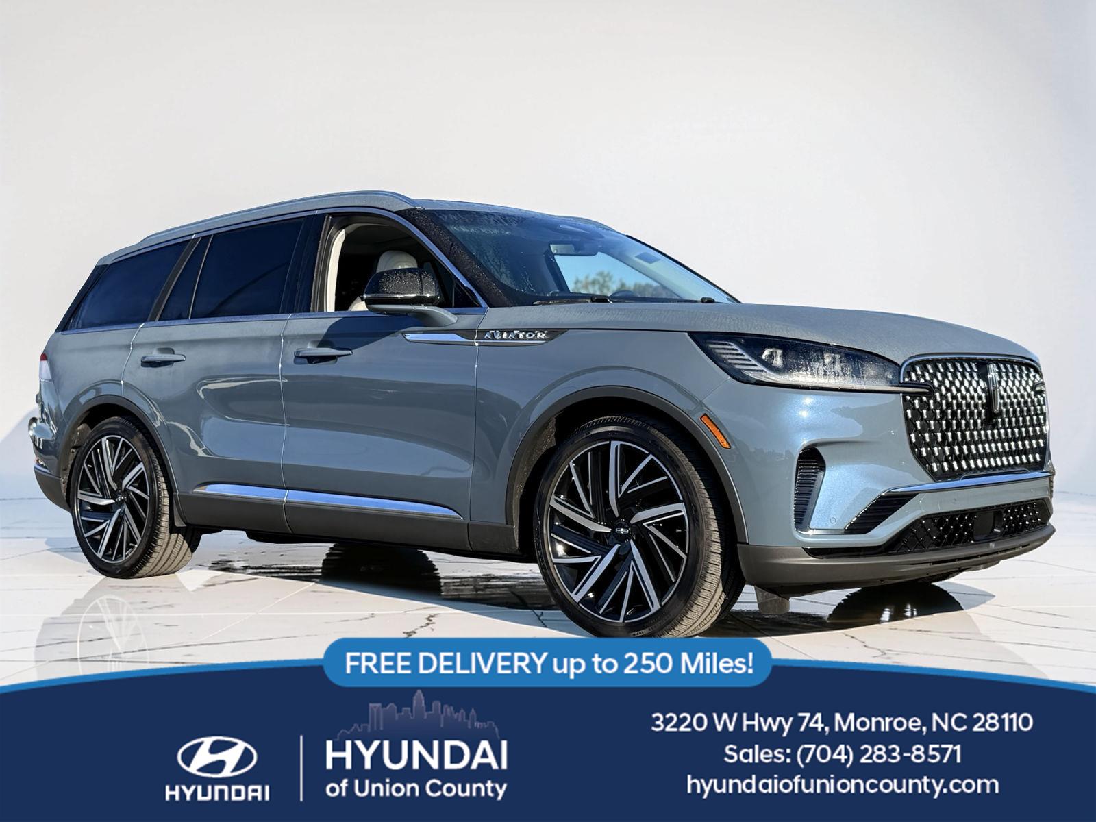 Whisper Blue Metallic Clearcoat 2025 Lincoln Aviator SUV / Crossover All-Wheel Drive Automatic
