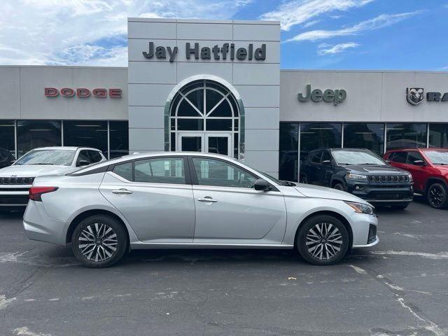 Brilliant Silver Metallic 2025 Nissan Altima Sedan All-Wheel Drive Continuously Variable Transmission