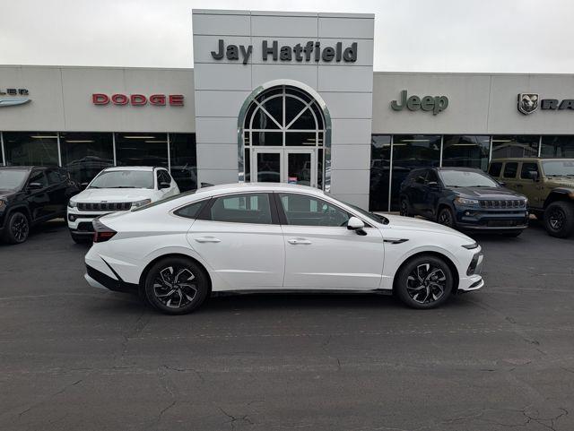 Serenity White 2025 Hyundai Sonata Sedan Front-Wheel Drive Automatic