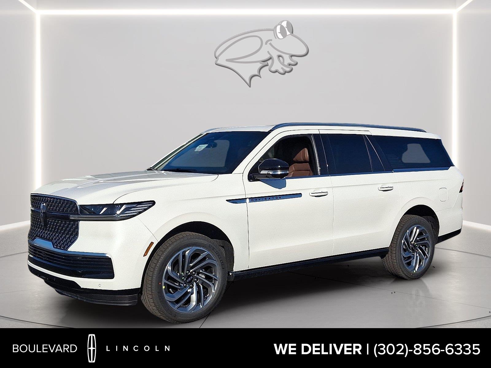 Pristine White Metallic Tri-Coat 2026 Lincoln Navigator SUV / Crossover Four-Wheel Drive Automatic