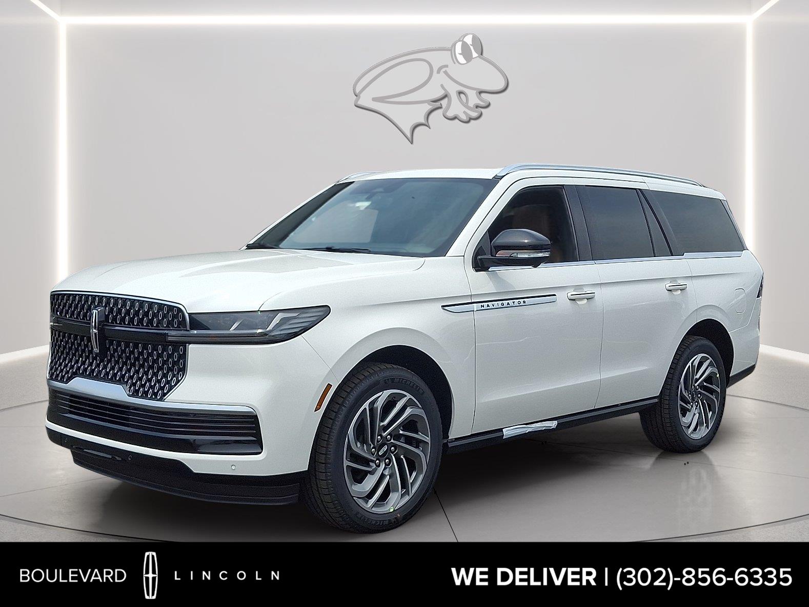 Pristine White Metallic Tri-Coat 2026 Lincoln Navigator SUV / Crossover Four-Wheel Drive Automatic
