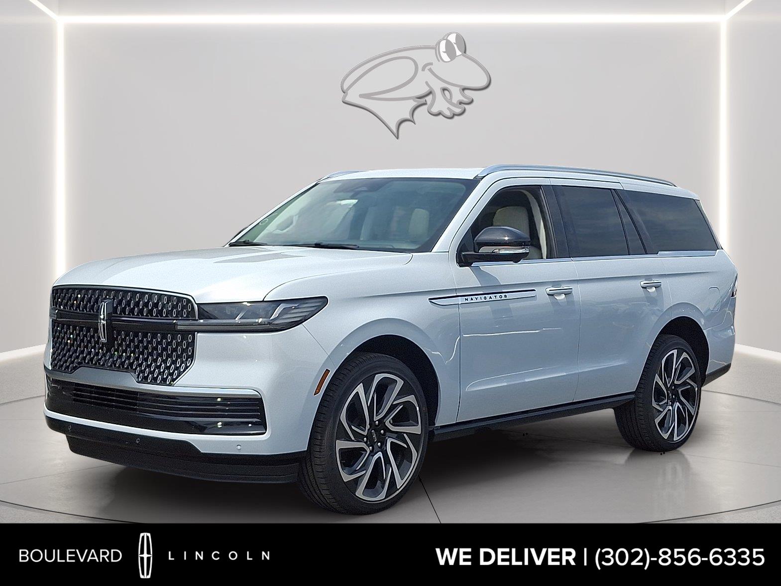 Crystal White Metallic Clearcoat 2026 Lincoln Navigator SUV / Crossover Four-Wheel Drive Automatic
