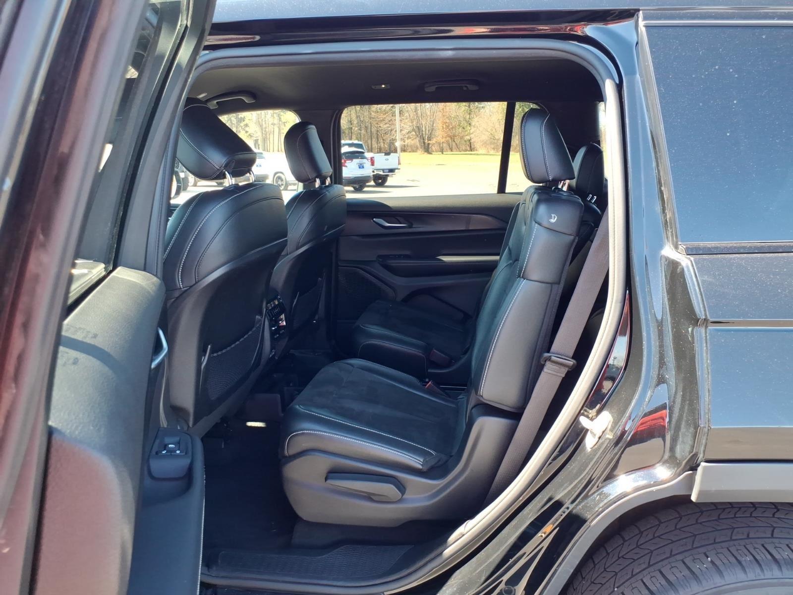 2023 Jeep Grand Cherokee L Altitude:2678C