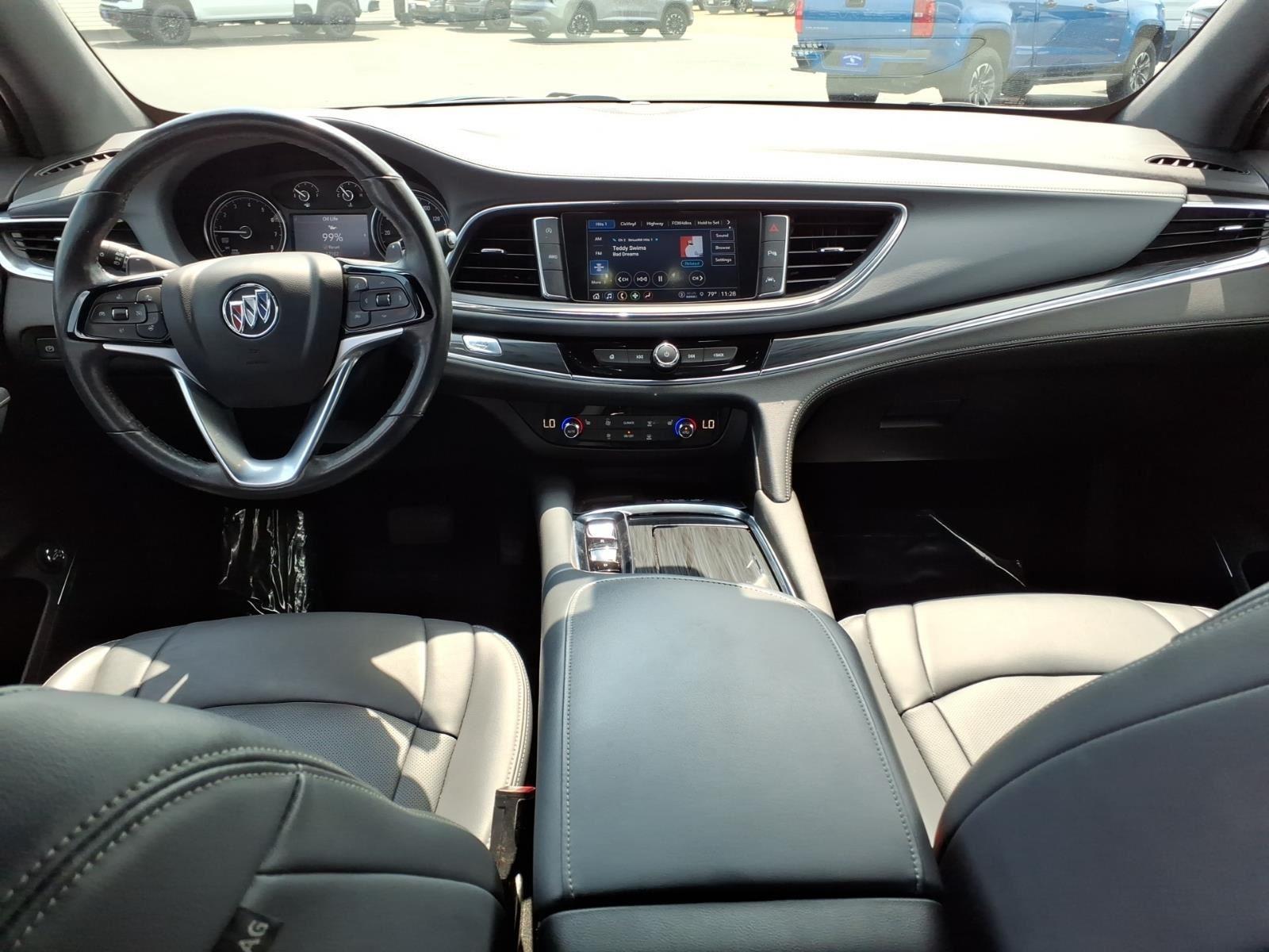 2023 Buick Enclave Essence:14880
