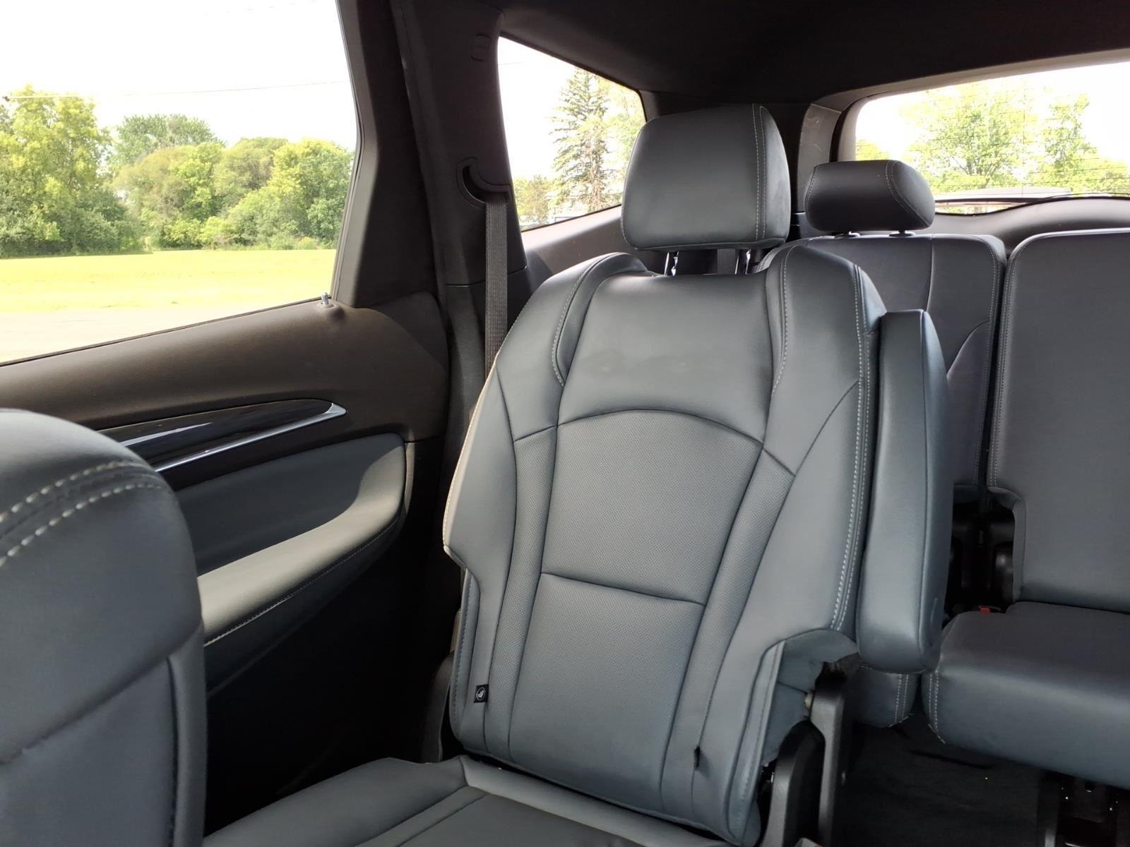 2023 Buick Enclave Essence:14880