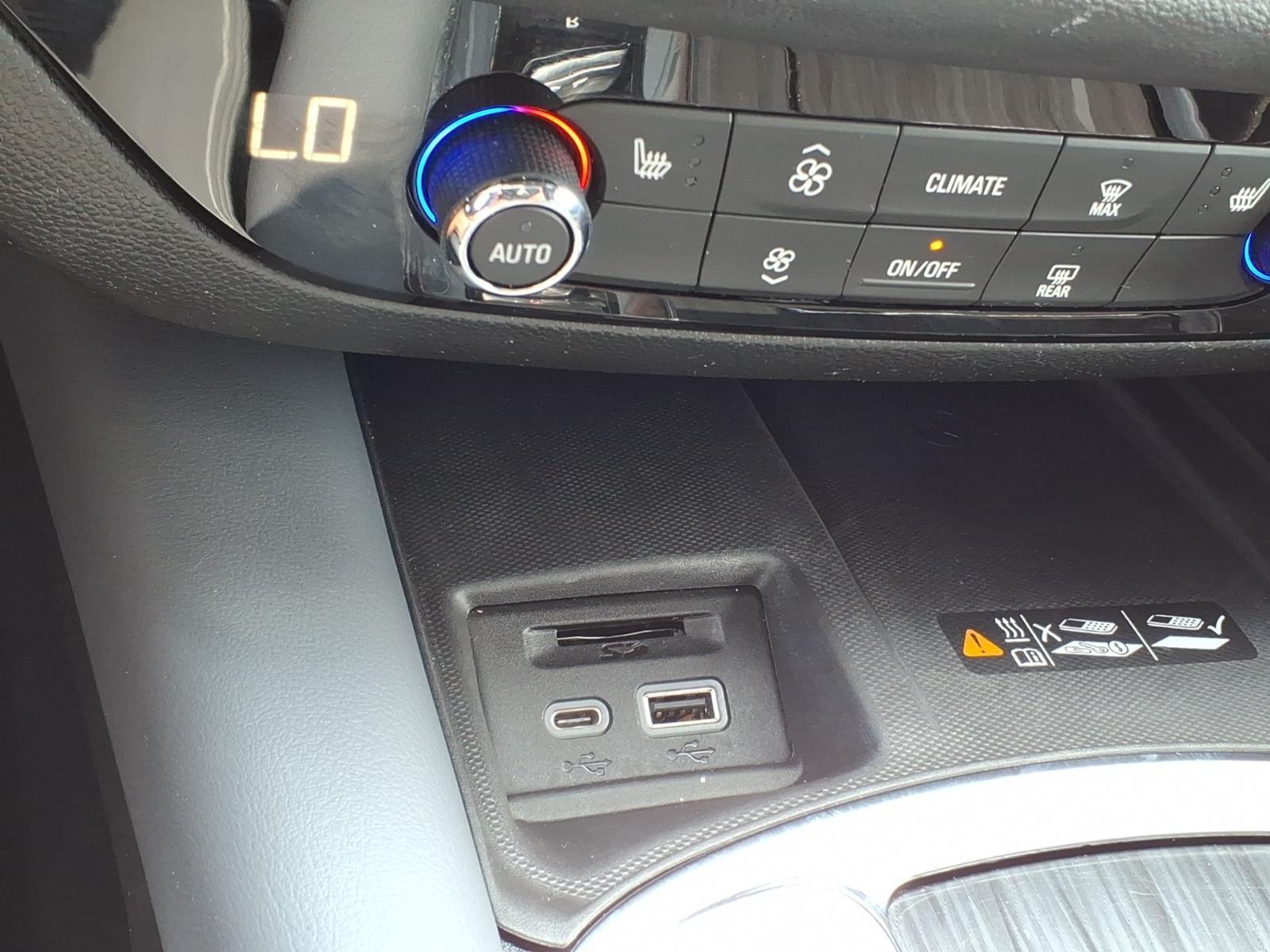 2023 Buick Enclave Essence:14880
