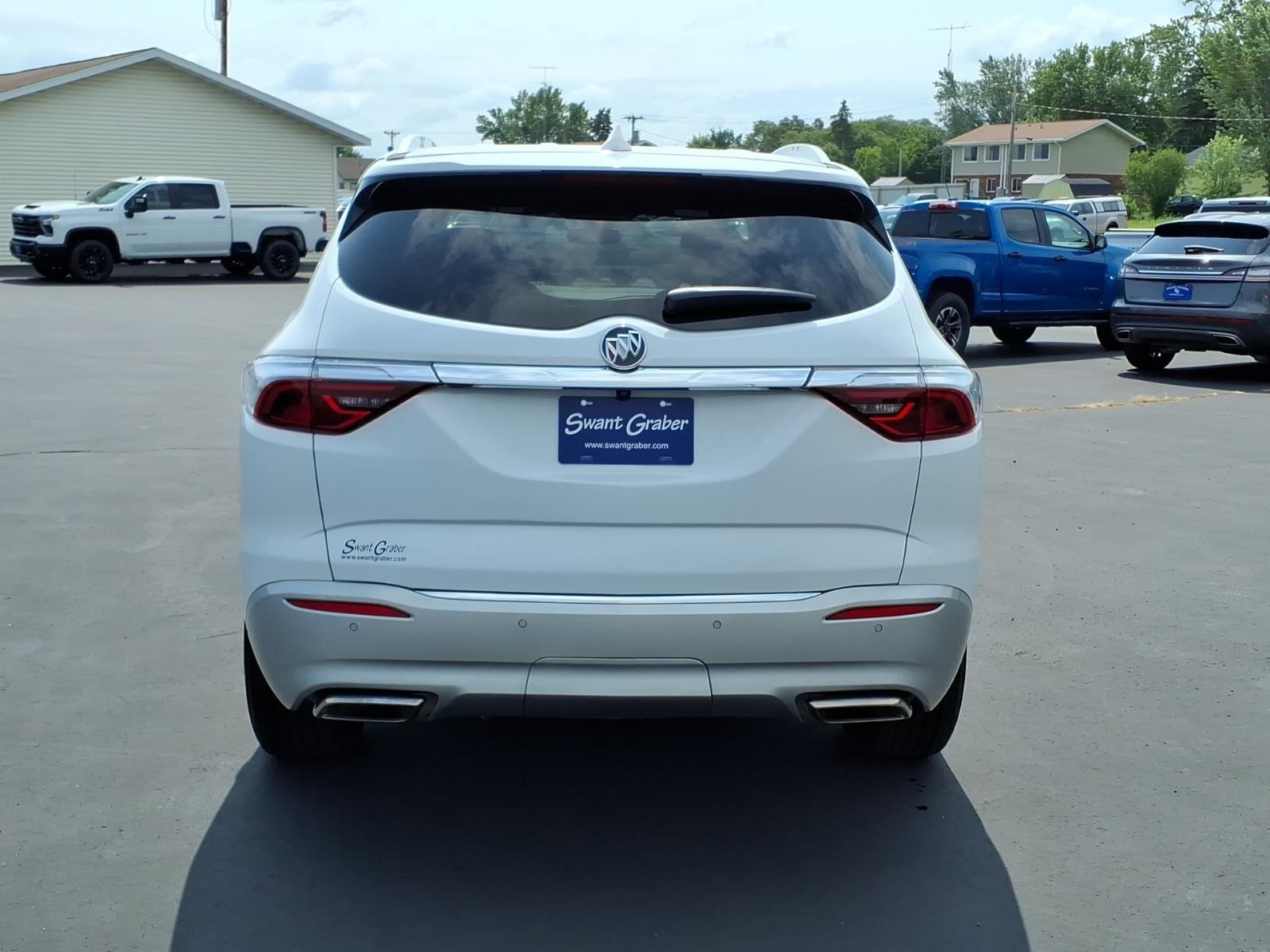 2023 Buick Enclave Essence:14880
