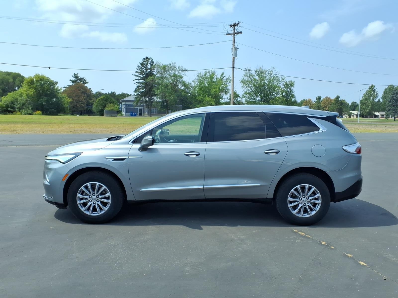 2023 Buick Enclave Essence:14877