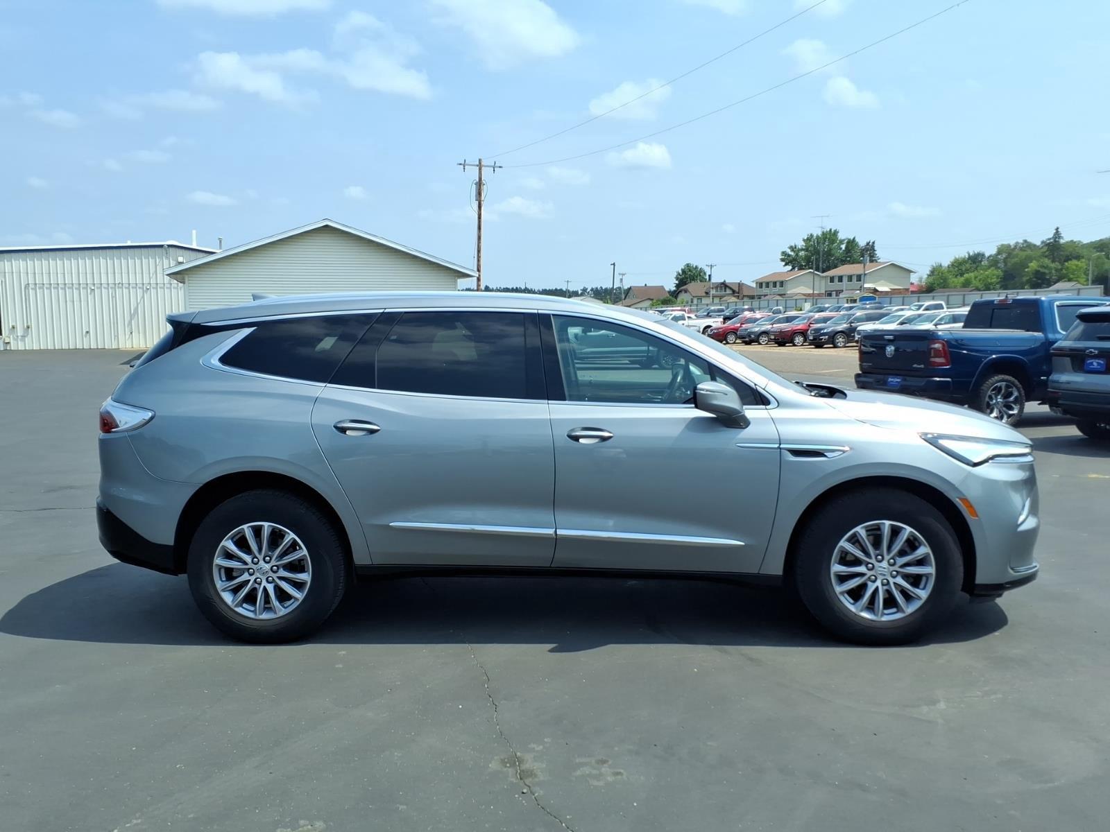 2023 Buick Enclave Essence:14877
