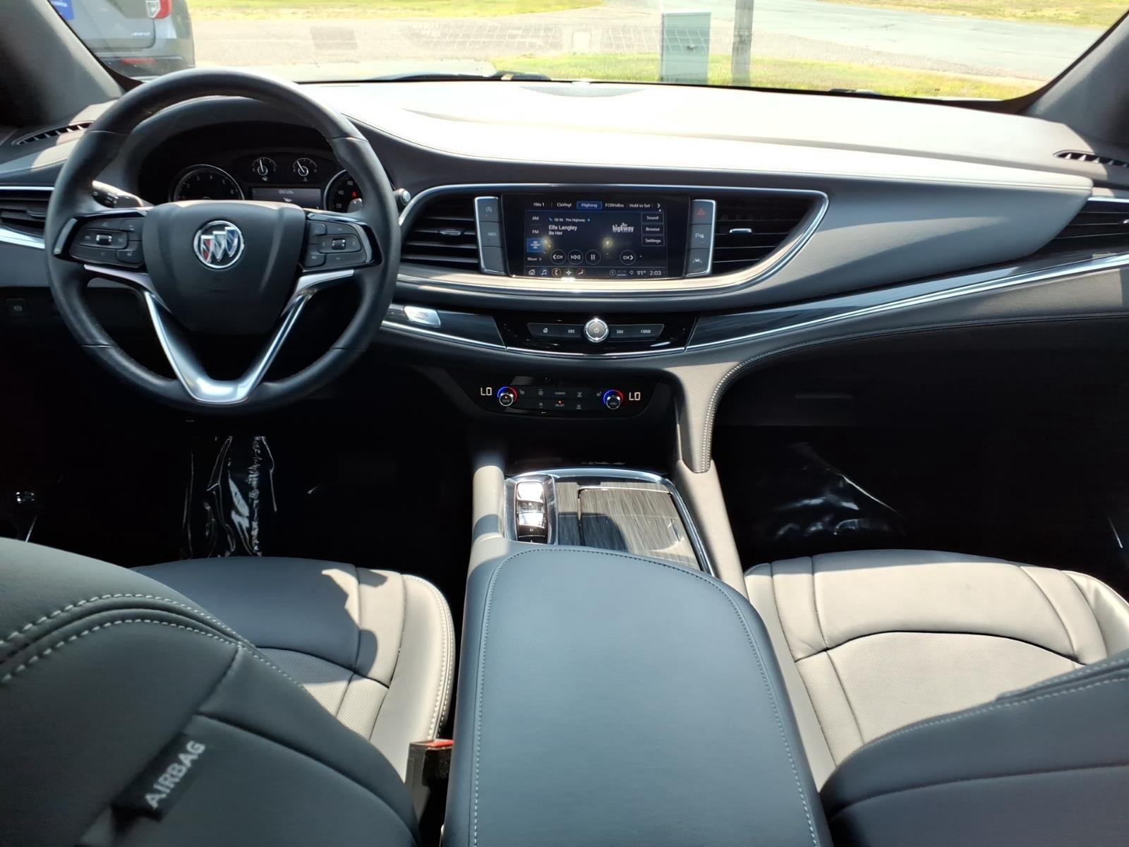 2023 Buick Enclave Essence:14877