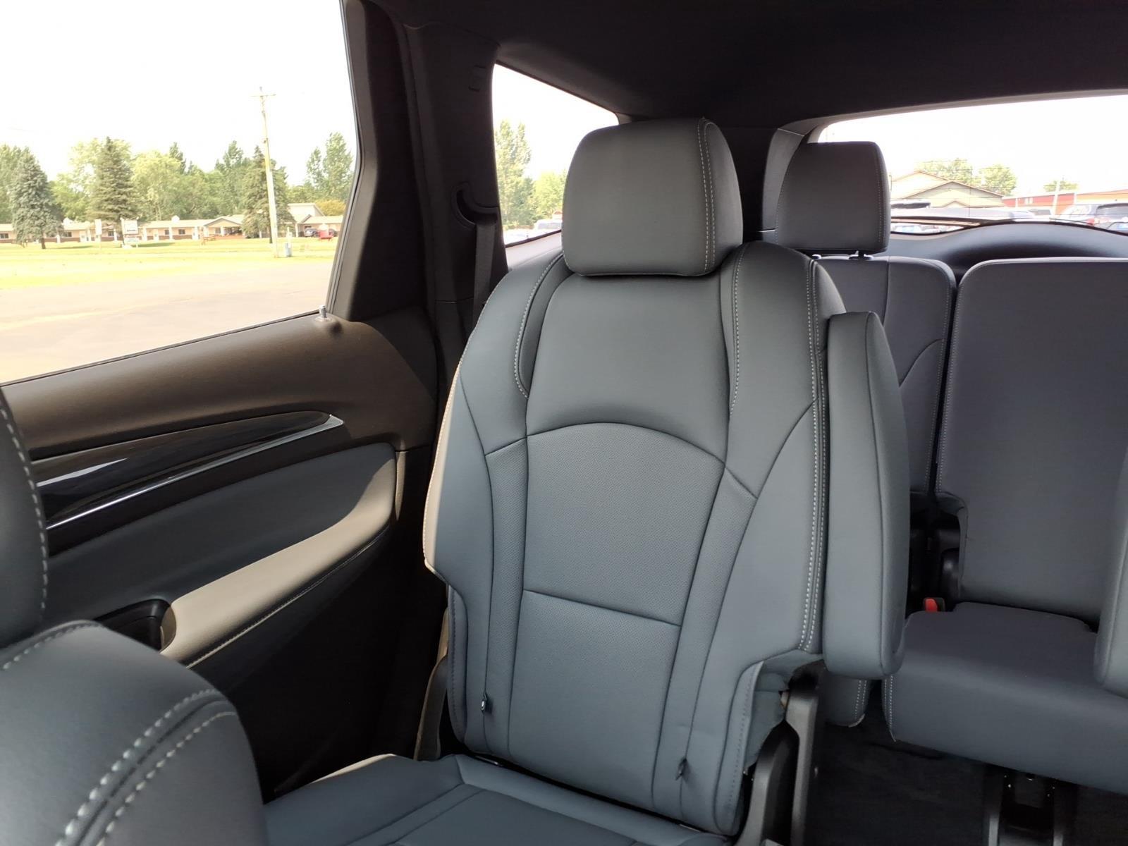 2023 Buick Enclave Essence:14877