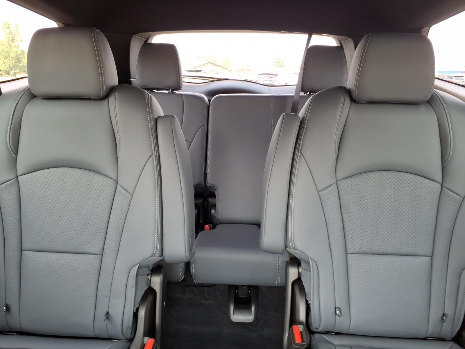2023 Buick Enclave Essence:14877