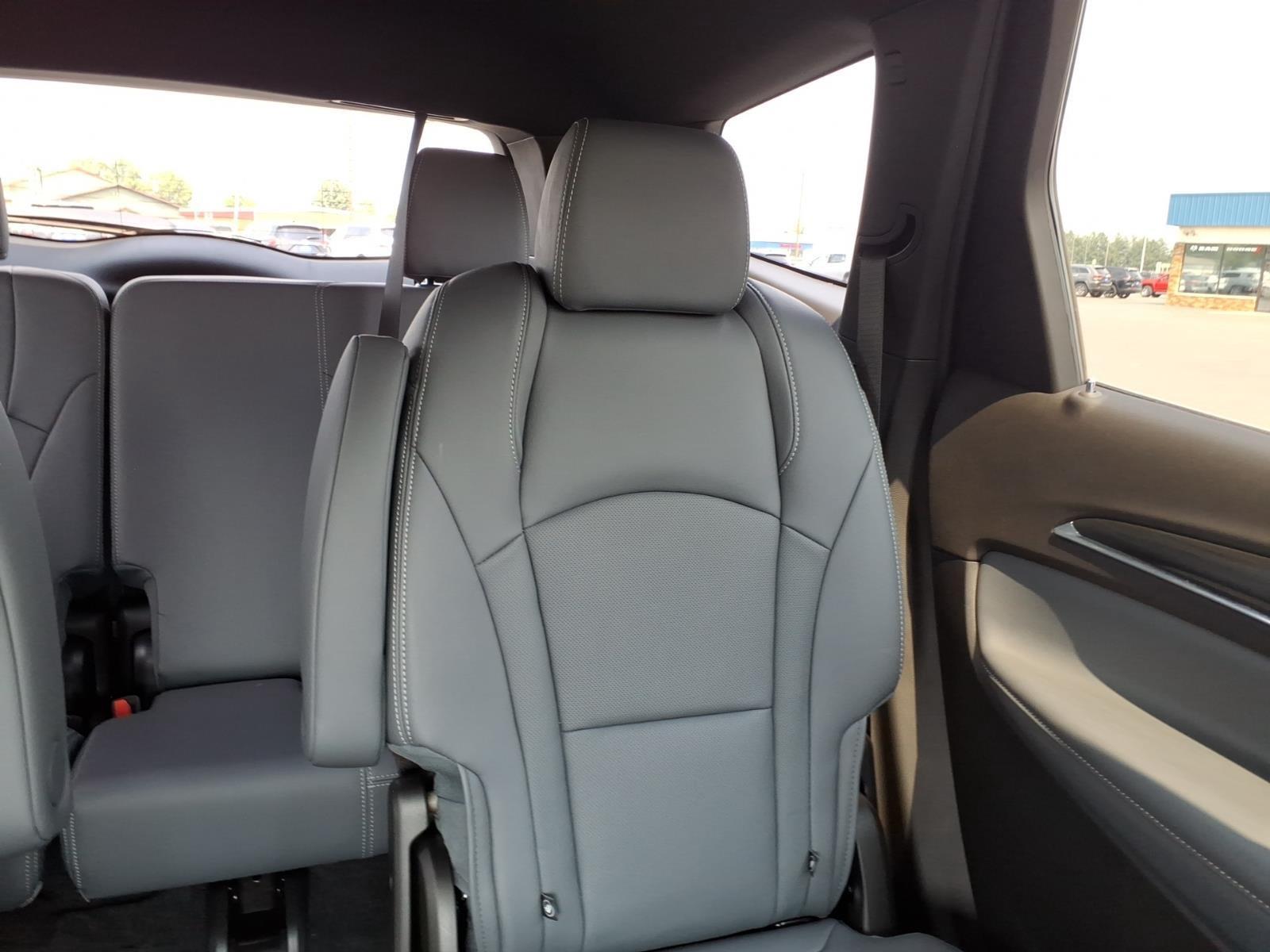 2023 Buick Enclave Essence:14877