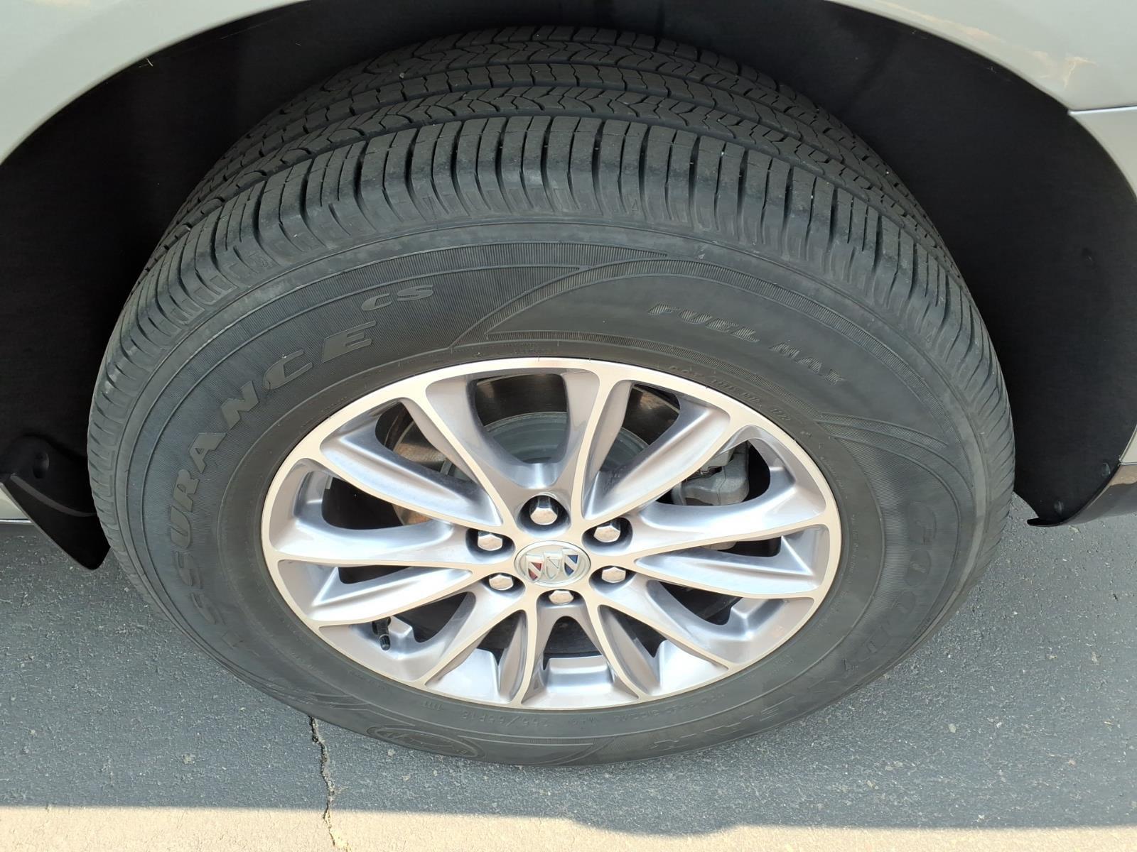 2023 Buick Enclave Essence:14877