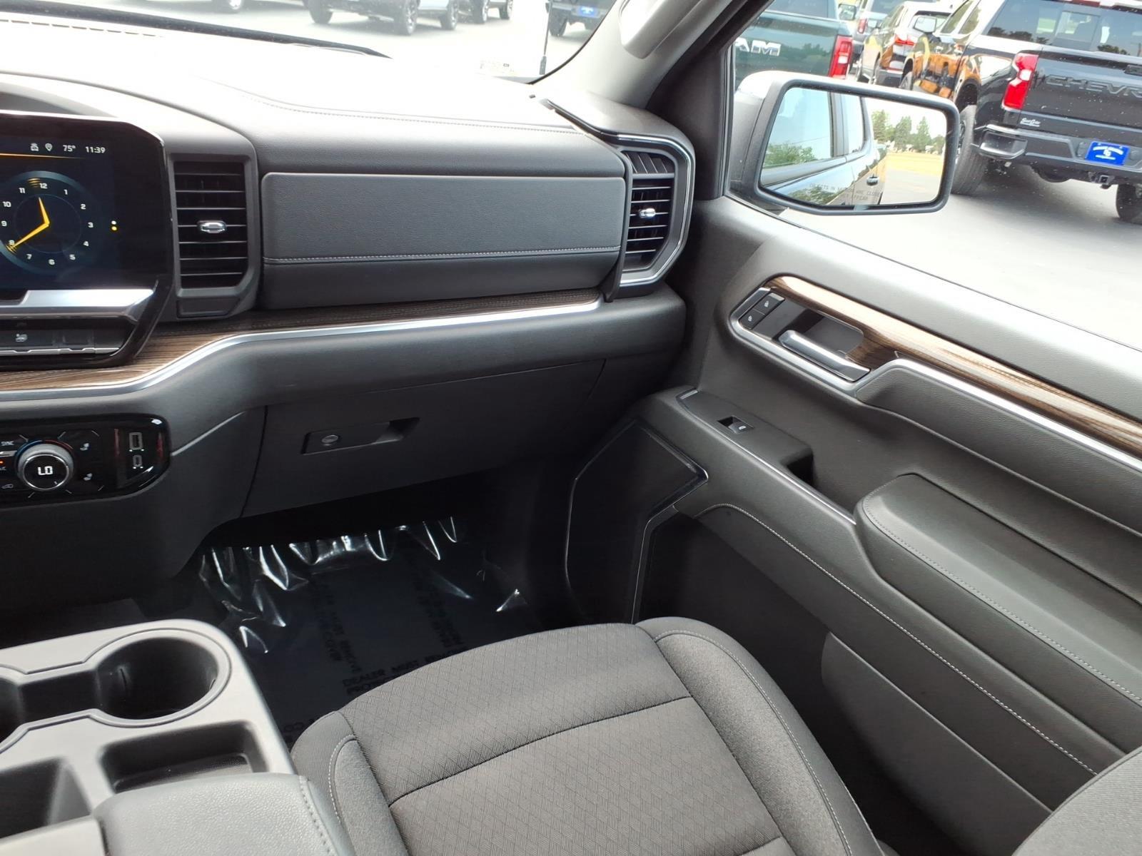 2025 Chevrolet Silverado 1500 LT:02645A