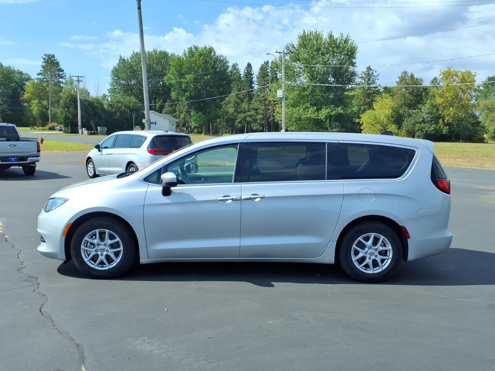 2023 CHRYSLER VOYAGER LX:14890