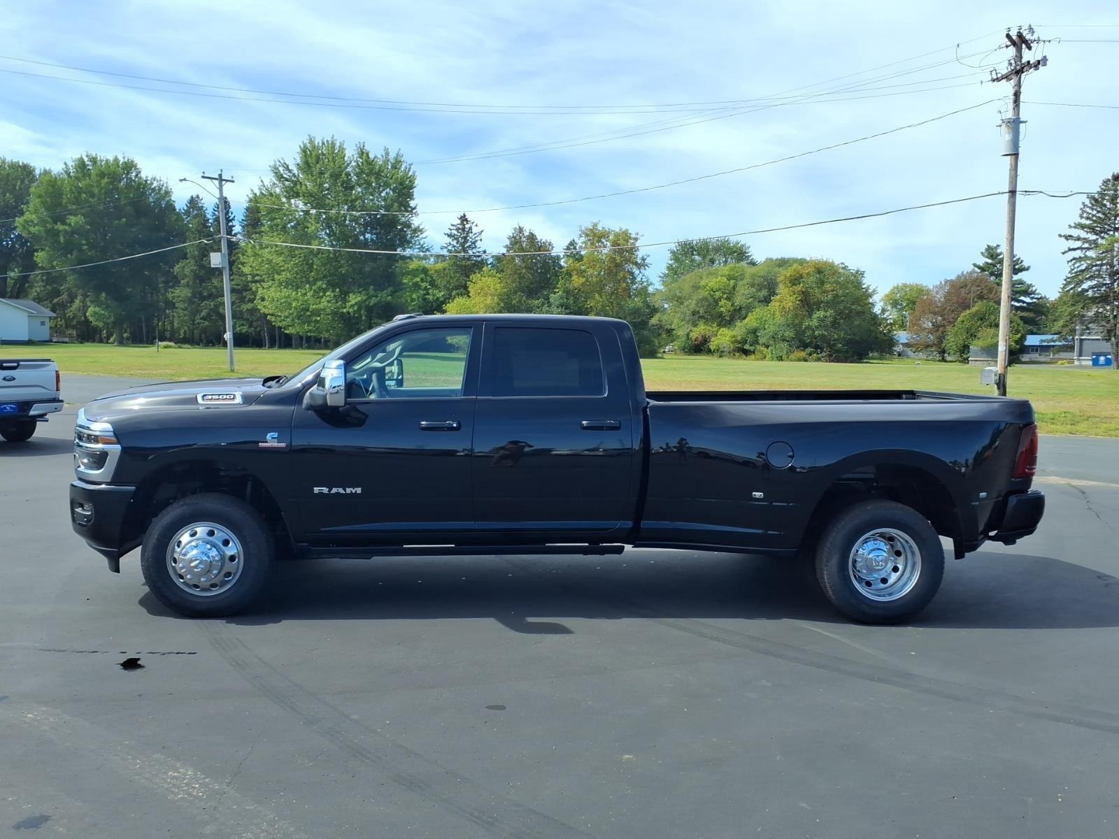 2027 Ram 3500 Laramie:2706