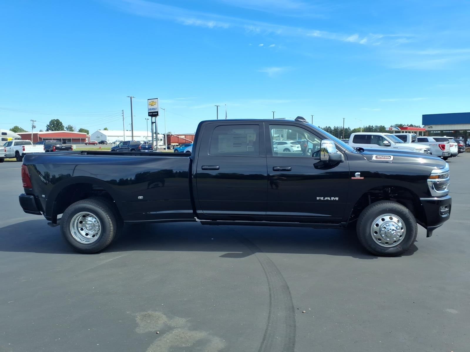 2027 Ram 3500 Laramie:2706