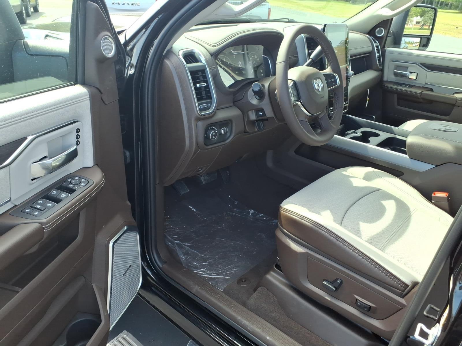 2027 Ram 3500 Laramie:2706