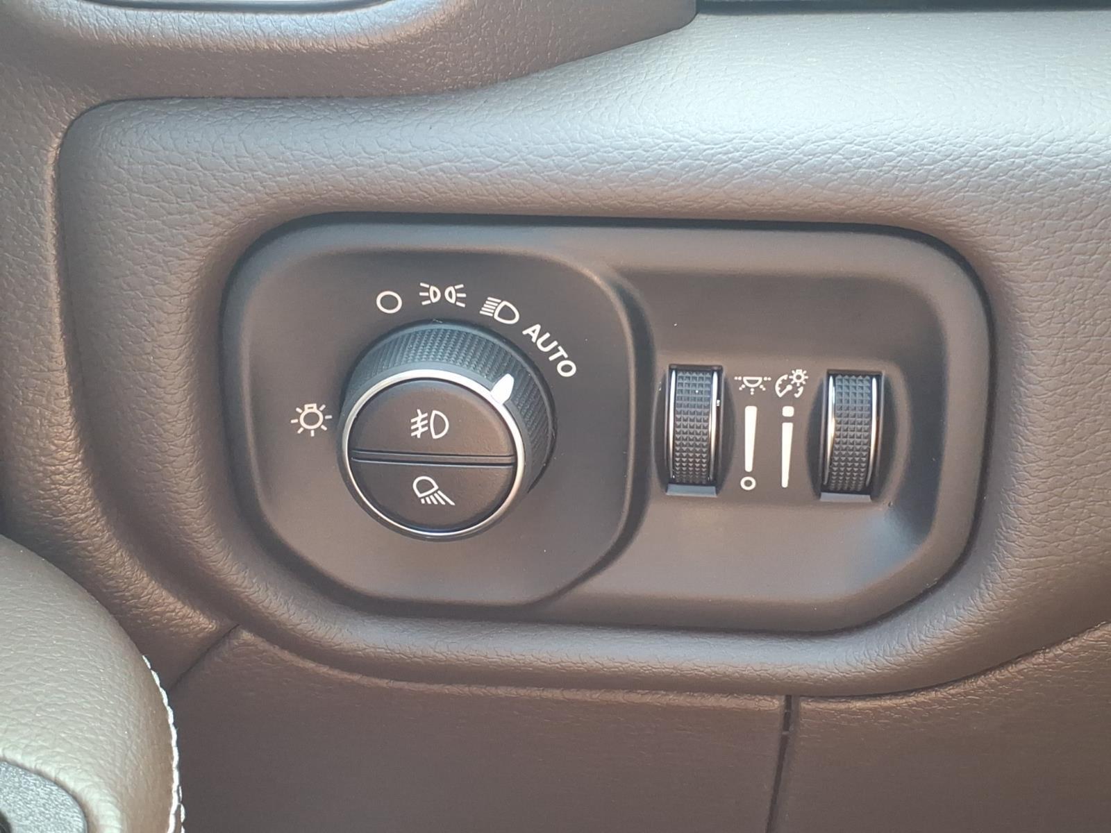 2027 Ram 3500 Laramie:2706