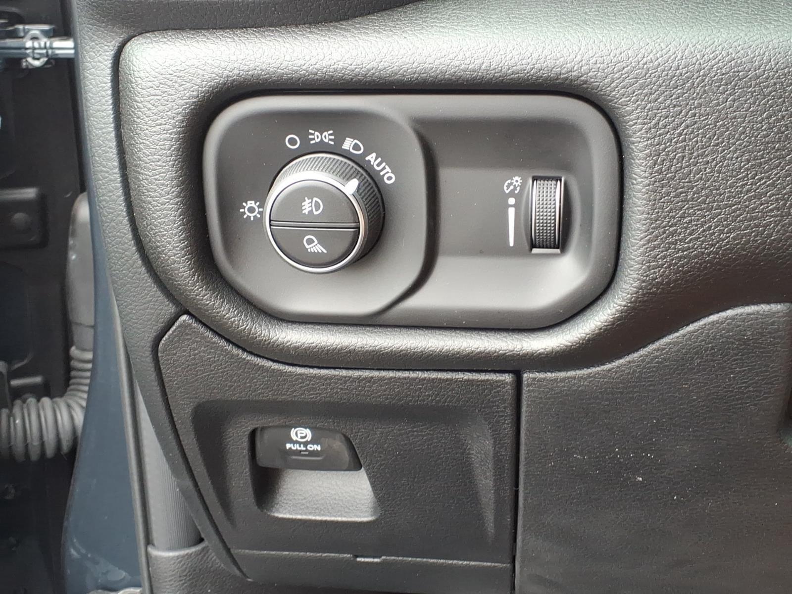 2026 Ram 1500 Express:02670W