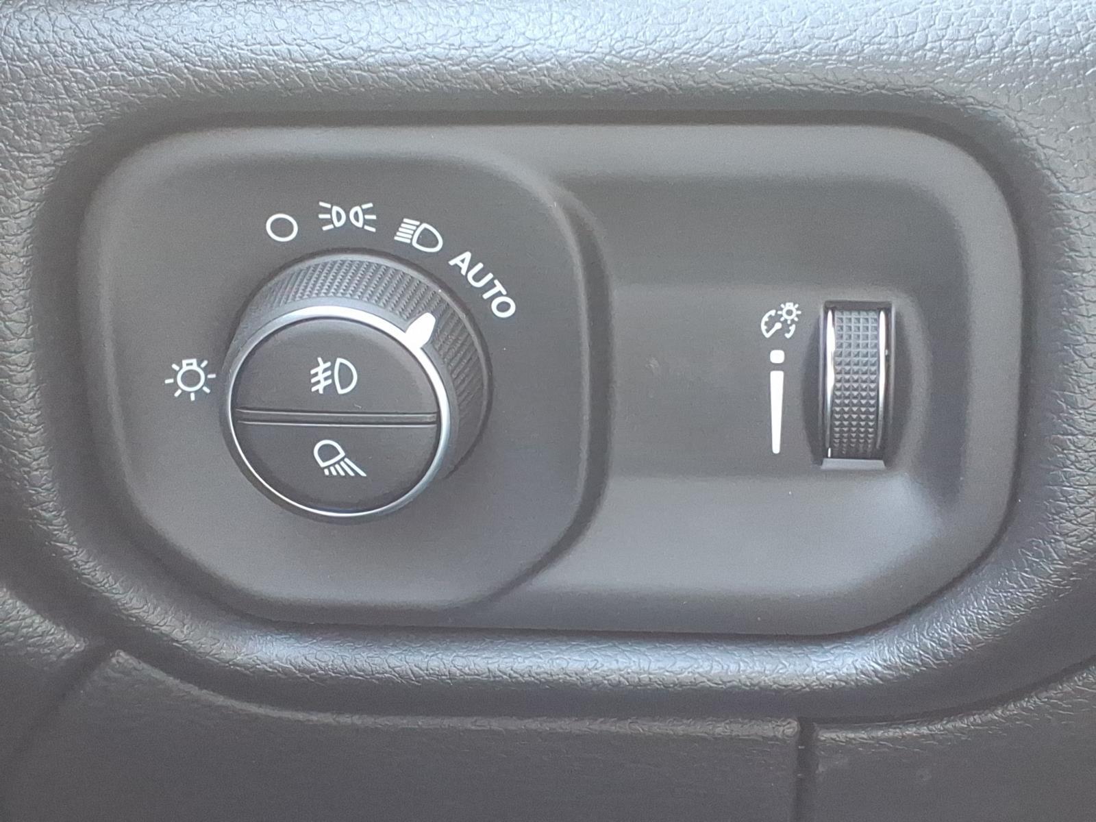 2027 Ram 2500 Tradesman:2712