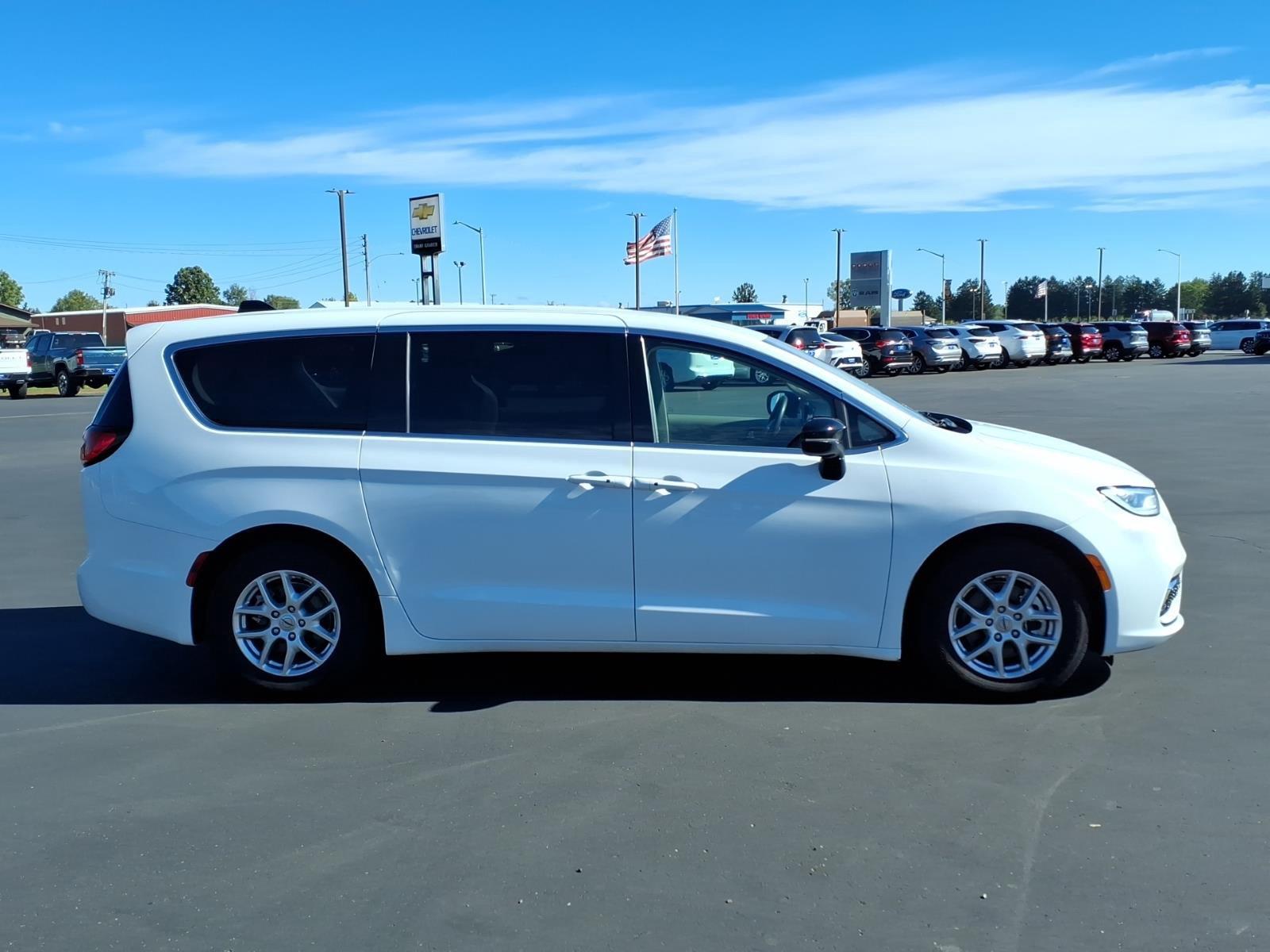 2024 CHRYSLER PACIFICA TOURING L:14902