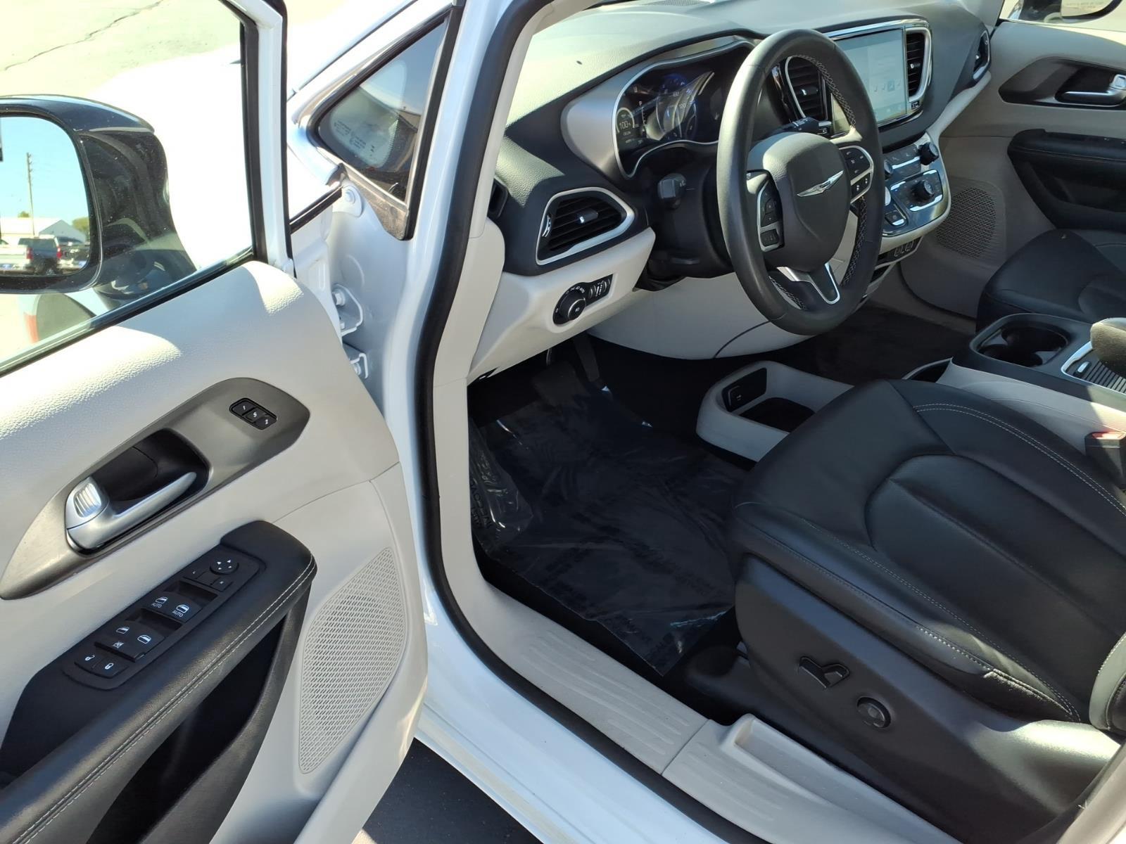 2024 CHRYSLER PACIFICA TOURING L:14902