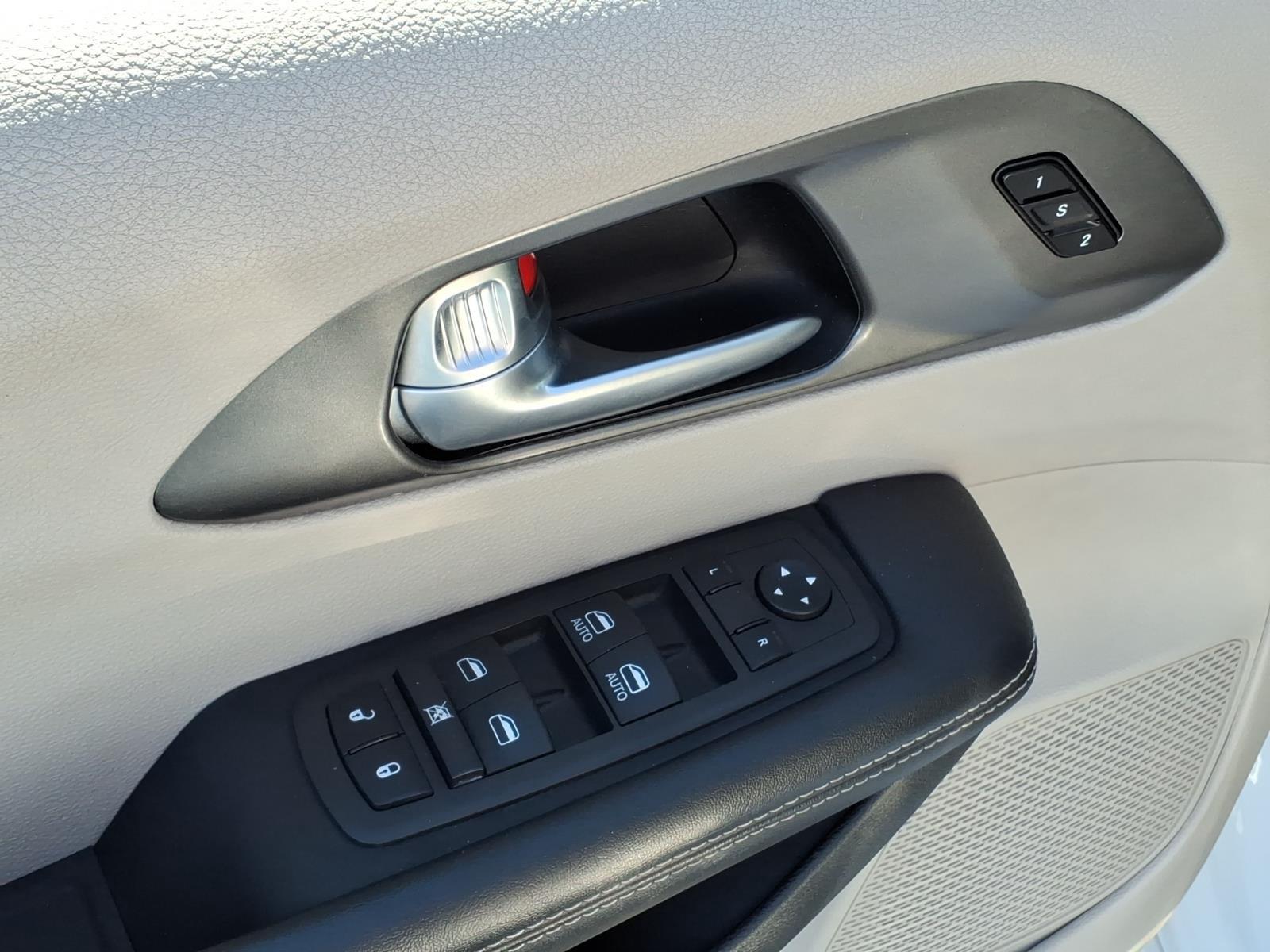2024 CHRYSLER PACIFICA TOURING L:14902