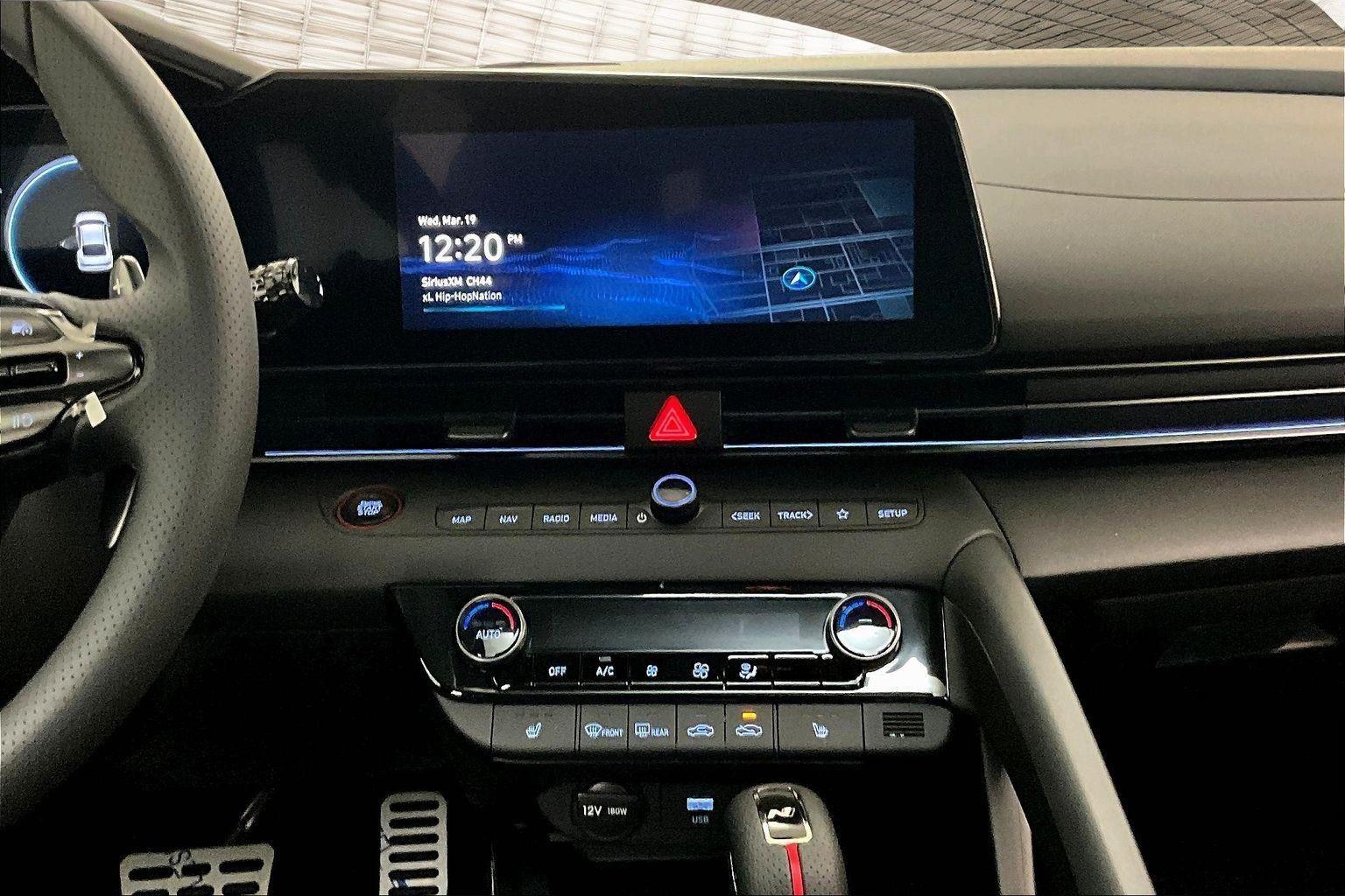 2025 Hyundai Elantra Limited photo 31