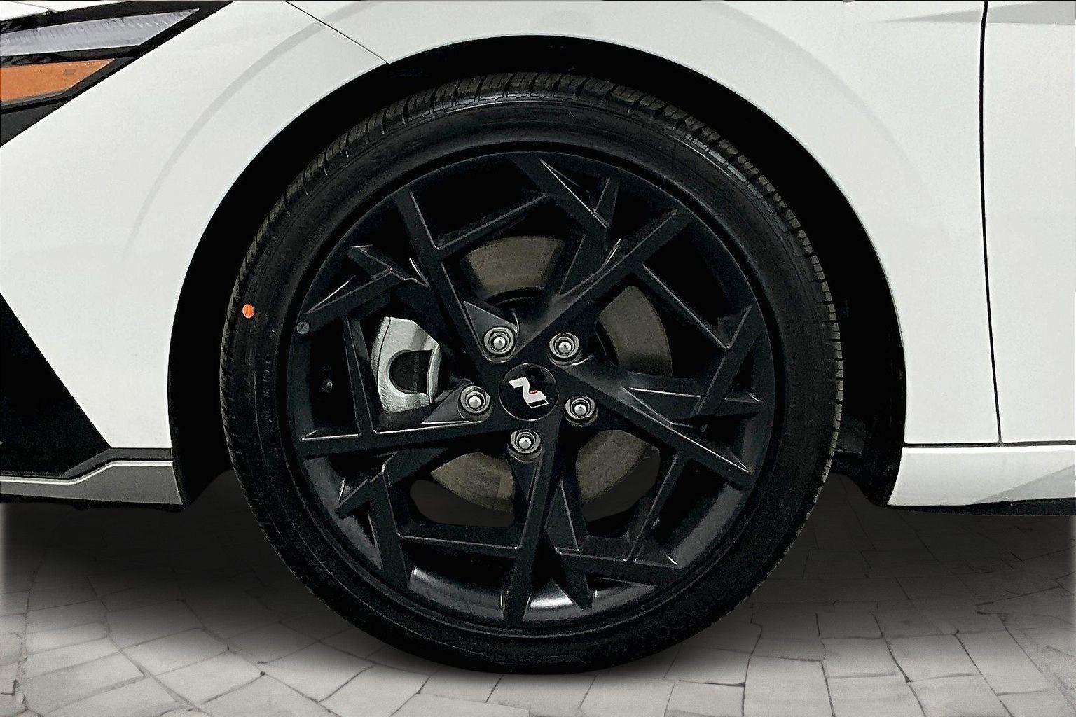 2025 Hyundai Elantra Limited photo 35