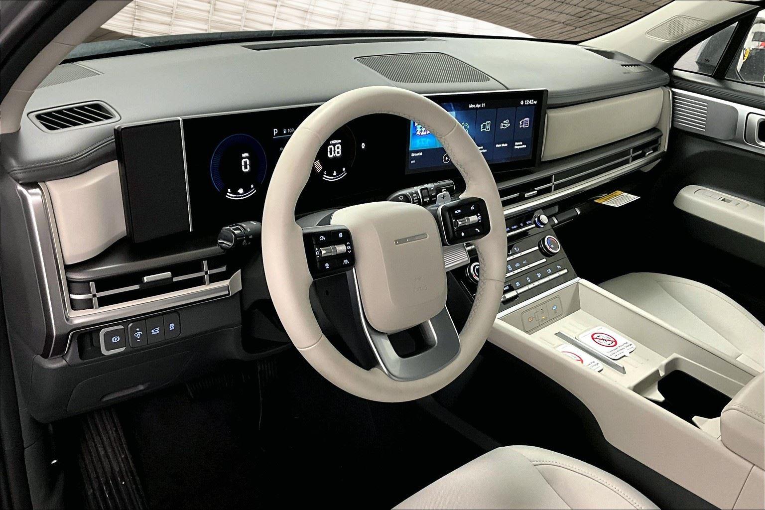 2025 Hyundai Santa Fe SE photo 6
