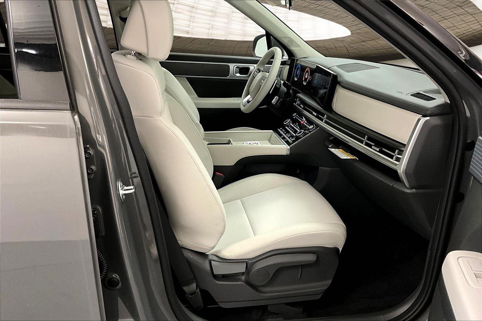 2025 Hyundai Santa Fe SE photo 8